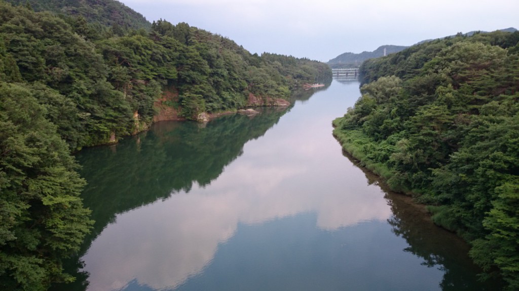 湖面への空の映り込みがいい感じ。