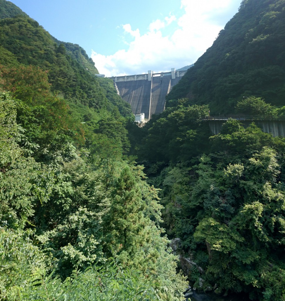 浦山ダム遠景